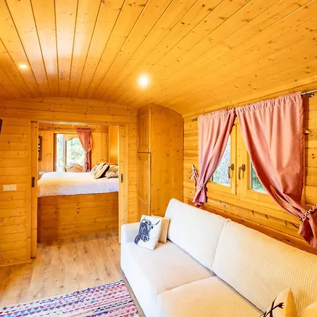Le Pont Rouge Roulotte Feriehus *